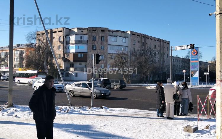 Свободное назначение, офисы, магазины и бутики, склады, салоны красоты, медцентры и аптеки, образование, развлечения · 67 м² за 39 млн 〒 в Таразе — фото 7