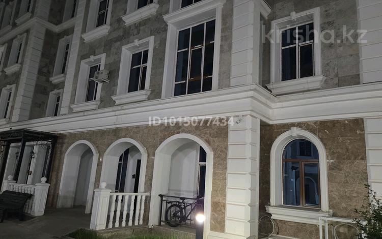 3-комнатная квартира · 140 м² · 2/6 этаж, Акмешит 19/2 за 95 млн ₸ в Астане, Есильский р-н — фото 2