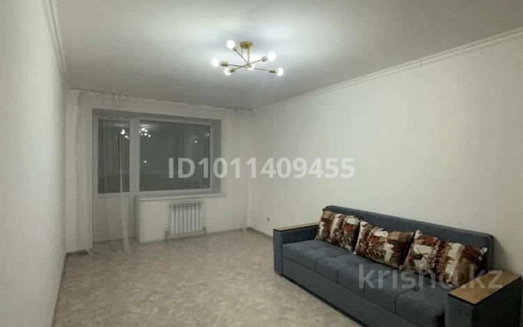 2-бөлмелі пәтер · 54 м² · 9/9 қабат, Микрорайон Карагайлы 74/4, бағасы: 170 000 ₸ в Семее — фото 2