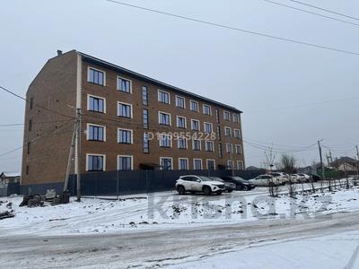 Свободное назначение, офисы, магазины и бутики, салоны красоты, фитнес и спорт, медцентры и аптеки, образование, конференц-залы, кабинеты и рабочие места, студии · 400 м² за 500 000 〒 в Уральске, мкр Кадыра Мырза-Али