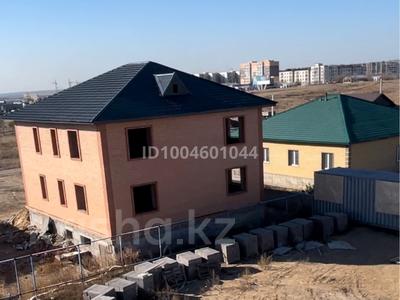 Отдельный дом · 8 комнат · 310 м² · 11 сот., мкр Кунгей — Кайрат за 67 млн 〒 в Караганде, Казыбек би р-н