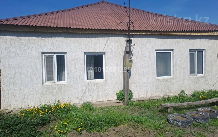 Жеке үй · 3 бөлме · 80 м² · 6 жүзд., 10 кирпичный 10 — Жоламан, бағасы: 6.1 млн ₸ в Семее — фото 2
