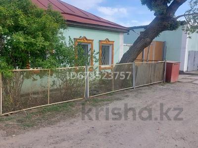 Продажа домов и дачи в Абай обл.: Отдельный дом · 4 комнаты · 128 м² · 6 сот., Восточный — 9 линия за 18 млн 〒 Отдельный дом · 4 комнаты · 128 м² · 6 сот., Восточный — 9 линия за 18 млн 〒 в Семее