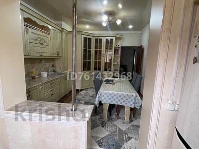 Продажа квартир в Жамбылской обл.: 2-комнатная квартира · 62 м² · 3/3 этаж, Сулейманова 270 за 20 млн 〒 2-комнатная квартира · 62 м² · 3/3 этаж, Сулейманова 270 за 20 млн 〒 в Таразе