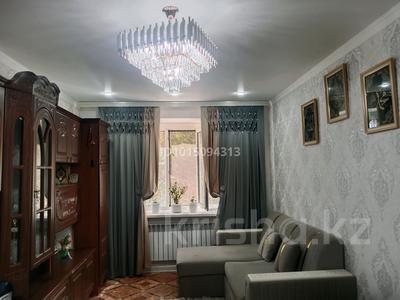2-бөлмелі пәтер · 40 м² · 2/5 қабат, 2 ш/а., Гришина 11, бағасы: 15 млн ₸ в Актобе, мкр 8