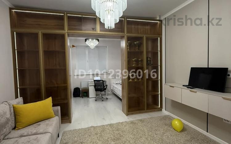 2-бөлмелі пәтер · 82 м² · 4/5 қабат, мкр Нурсая, Елорда 3Б, бағасы: 31 млн ₸ в Атырау — фото 2
