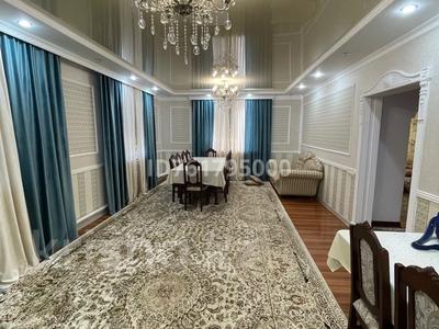 Отдельный дом · 5 комнат · 250 м² · 4.8 сот., 8 марта 23 — Пед.институт за 39.5 млн 〒 в Уральске