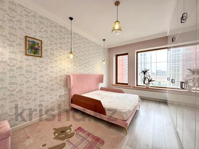 6-комнатная квартира · 203.4 м² · 7/9 этаж, Сауран 19 за 189 млн 〒 в Астане, Есильский р-н