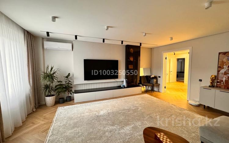 3-комнатная квартира · 137.1 м² · 7/10 этаж, Кулманова 1 за 600 000 〒 в Атырау — фото 2