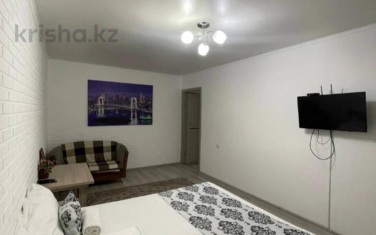 2-комнатная квартира, 46 м², 1/5 этаж посуточно, Казахстанская 108 за 11 500 〒 в Талдыкоргане — фото 15
