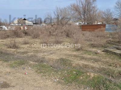 Жер телімі · 6.8 сотық, Посёлок Еңбекші — Еңбекші Тәңірберген Жайлібаев. ул желтоқсан, бағасы: 5 млн 〒 в Мырзакенте