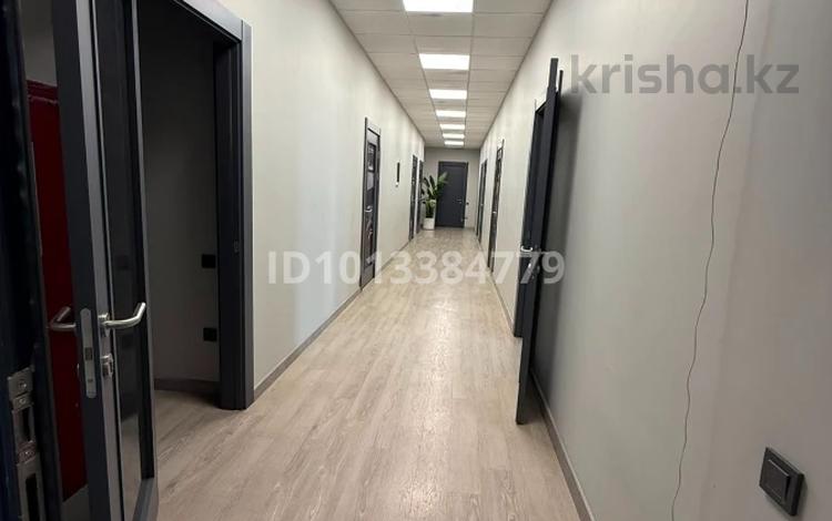 Еркін, кеңселер, кабинеттер және жұмыс орындары · 250 м², бағасы: ~ 1.8 млн ₸ в Алматы, Жетысуский р-н — фото 2