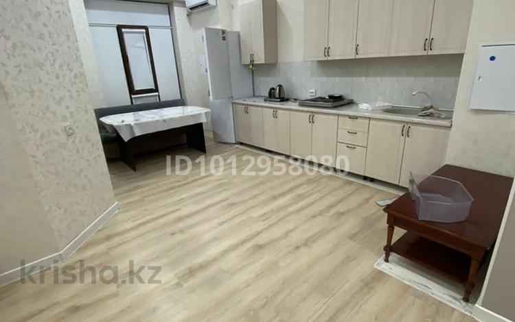 2-комнатная квартира · 54 м² · 7/12 этаж, 16-й мкр , 16 мкрн 49 за 180 000 ₸ в Актау — фото 2
