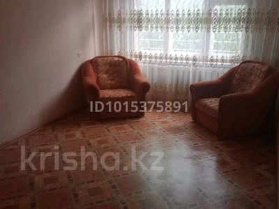 2-комнатная квартира · 55 м² · 1/5 этаж, Авиагородок 18 за 100 000 ₸ в Актобе, мкр Авиагородок