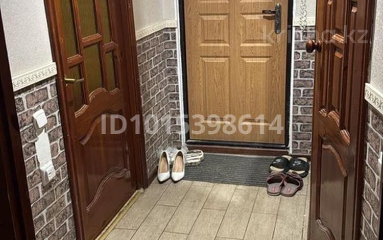 3-комнатная квартира · 90 м² · 1/5 этаж, 2 за 180 000 ₸ в Атырау, мкр Авангард-4 — фото 2