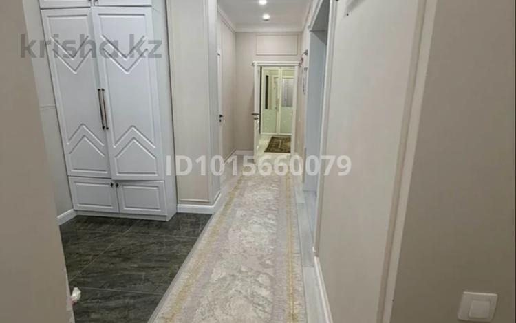 2-бөлмелі пәтер · 92.4 м² · 2/8 қабат, Нурсая-3 ш/а., Абулхаир хана, бағасы: 350 000 ₸ в Атырау, мкр Нурсая-3 — фото 14