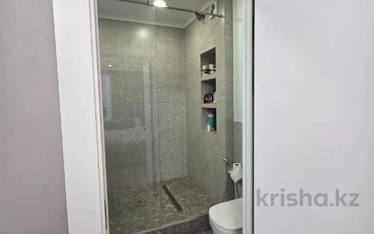 4-комнатная квартира · 137 м² · 2/12 этаж, Тургут Озала 194 за 143 млн ₸ в Алматы, Алмалинский р-н — фото 2