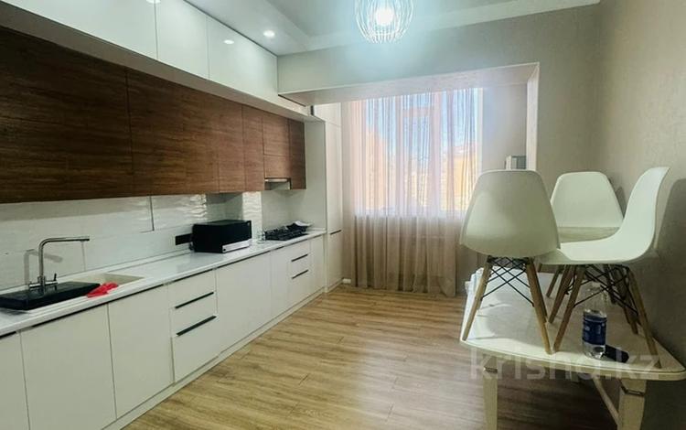 2-бөлмелі пәтер · 75 м² · 4/9 қабат, 17-ш/а. 97/1, бағасы: 200 000 ₸ в Актау, 17-й мкр — фото 2