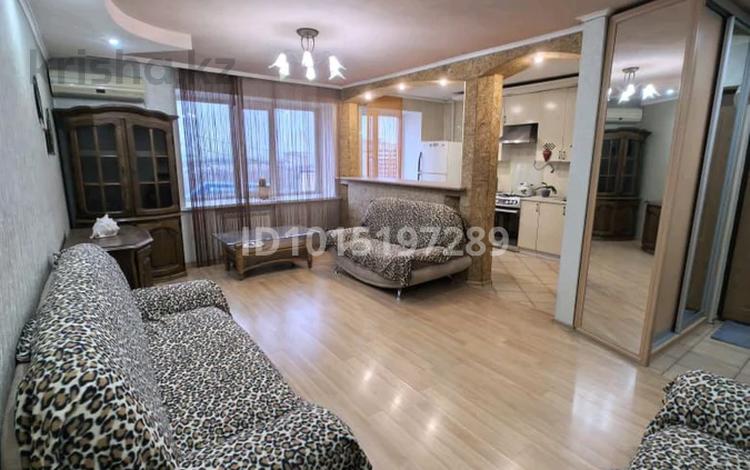 3-комнатная квартира · 70 м² · 8/9 этаж, мкр 8, Абилкайрхана — ААлии Молдагуловалии Молдагулова за 220 000 ₸ в Актобе — фото 2