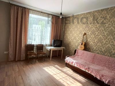 Продажа квартир в Алматы: 3-комнатная квартира · 76 м² · 1/3 этаж, Сейфуллина — Райымбека за 39 млн 〒 3-комнатная квартира · 76 м² · 1/3 этаж, Сейфуллина — Райымбека за 39 млн 〒 в Алматы, Жетысуский р-н