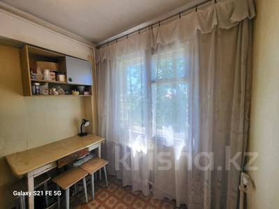 1-комнатная квартира · 44 м² · 5/5 этаж, Канипа Битибаева — Ивушка/Студгородок за 13 млн ₸ в Усть-Каменогорске
