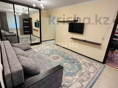 2-бөлмелі пәтер, 50 м², 1/5 қабат тәулігіне, мкр Орбита-2 — Мустафина Биржана, бағасы: 18 000 〒 в Алматы, Бостандыкский р-н