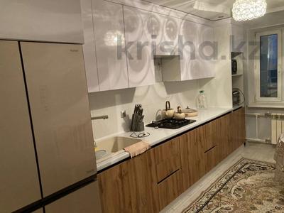 3-бөлмелі пәтер, 80 м², 3/10 қабат ай сайын, Набережная, бағасы: 230 000 〒 в Актобе, мкр. Курмыш