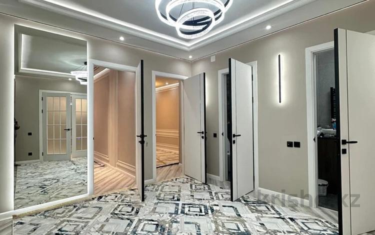3-комнатная квартира · 100 м² · 3/12 этаж, Аргынбекова 29/6 за 400 000 ₸ в Шымкенте, Каратауский р-н — фото 2