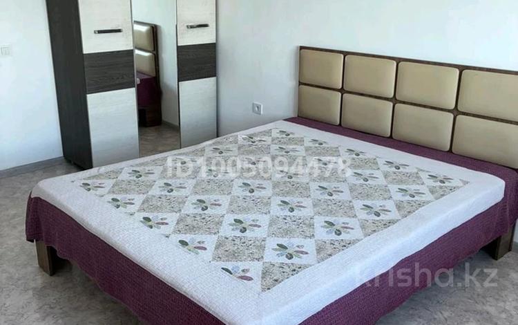 2-комнатная квартира · 52 м² · 9/9 этаж, Микрорайон Карагайлы 74 за 220 000 ₸ в Семее — фото 2