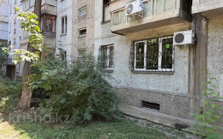 3-бөлмелі пәтер · 63 м² · 1/5 қабат, Ауэзова — Жамбыла, бағасы: 47 млн ₸ в Алматы, Алмалинский р-н — фото 3