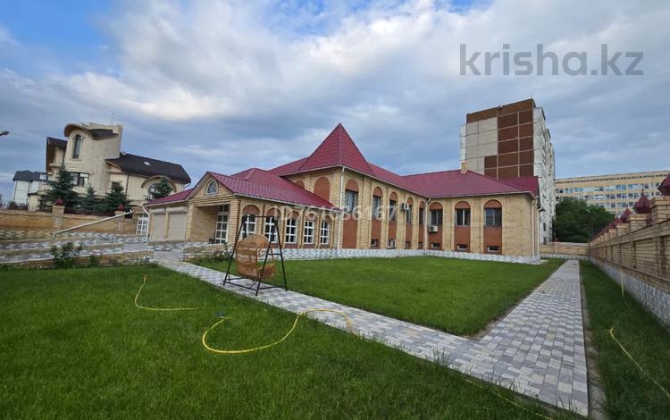 Отдельный дом · 9 комнат · 780 м² · 20 сот., Шаяхметова 100 за 490 млн 〒 в Костанае — фото 3