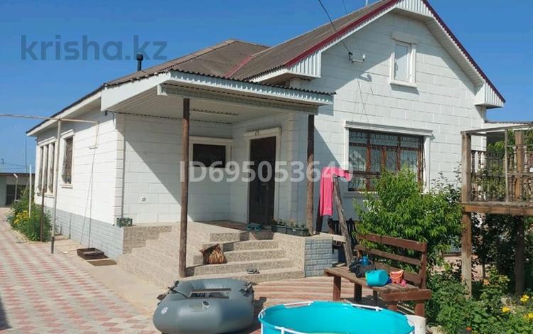 Отдельный дом • 5 комнат • 240 м² • 15 сот., Кезбаева 95 за 50 млн 〒 в  — фото 2