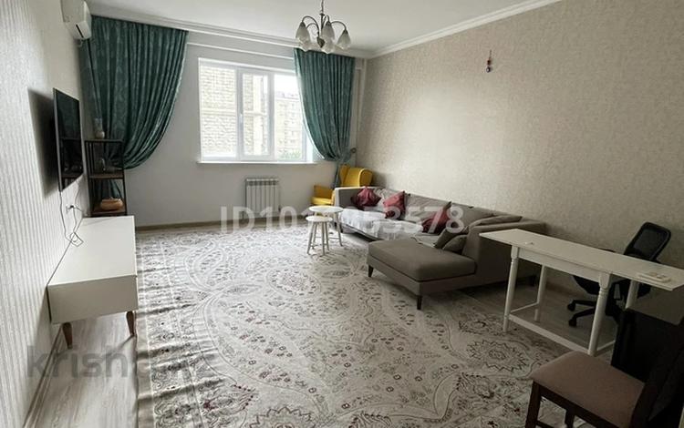 2-бөлмелі пәтер · 80 м² · 4/9 қабат, Валиханова, бағасы: 47 млн ₸ в Атырау — фото 2