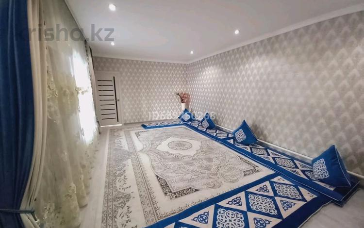 Отдельный дом · 7 комнат · 220 м² · 4 сот., Тайвань за 34 млн 〒 в Таразе — фото 2