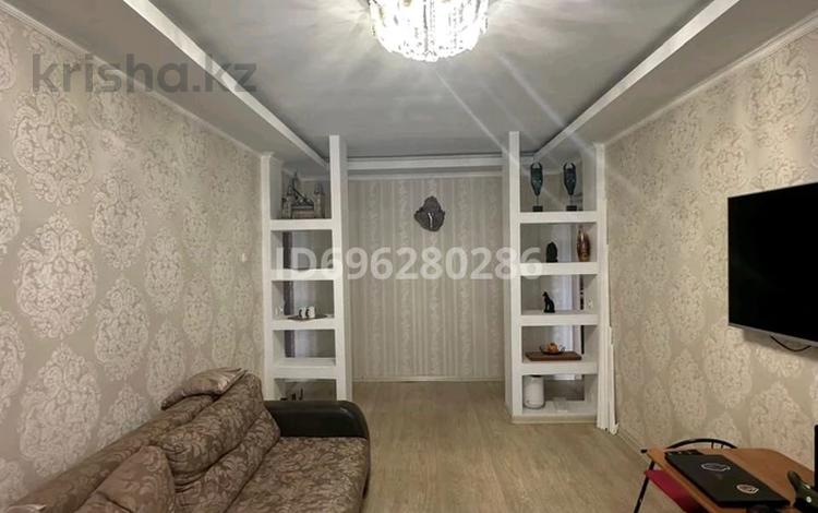 3-бөлмелі пәтер, 60 м², 5/5 қабат ай сайын, Наурызбай батыра 49/61 — Казбек би, бағасы: 370 000 〒 в Алматы, Алмалинский р-н — фото 2