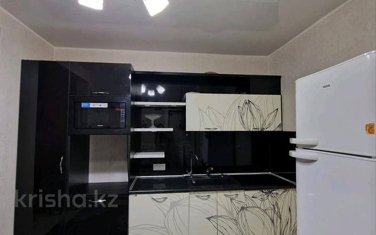 1-комнатная квартира · 40 м² · 3/9 этаж, мкр Аккент 38 за 200 000 ₸ в Алматы, Алатауский р-н — фото 2