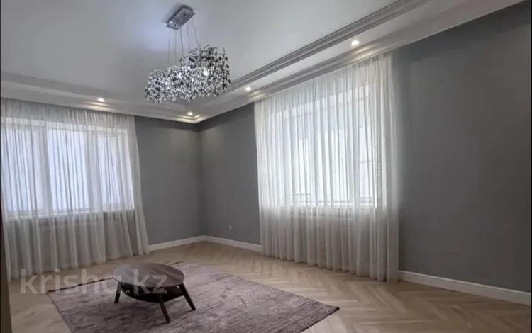 3-комнатная квартира · 115 м² · 9/9 этаж, Молдагуловой за 65 млн ₸ в Актобе — фото 9