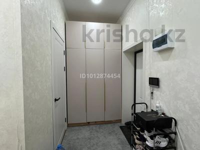 1-бөлмелі пәтер · 43 м² · 4/5 қабат, мкр Юго-Восток, Кенжина 1/1 блок А, Б, бағасы: ~ 19.4 млн ₸ в Караганде, Казыбек би р-н
