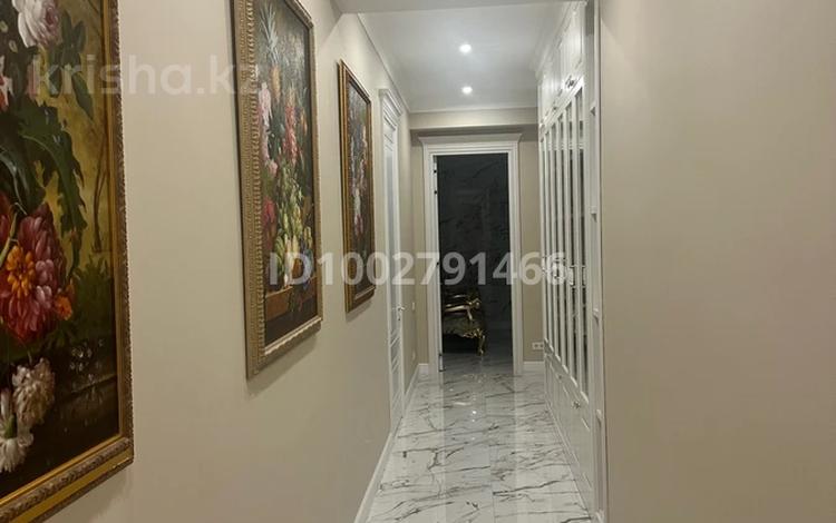 7-комнатная квартира · 400 м² · 8/10 этаж, Рубинштейна 21А — Угол улицы Ж. Омарова за 750 млн ₸ в Алматы, Медеуский р-н — фото 2