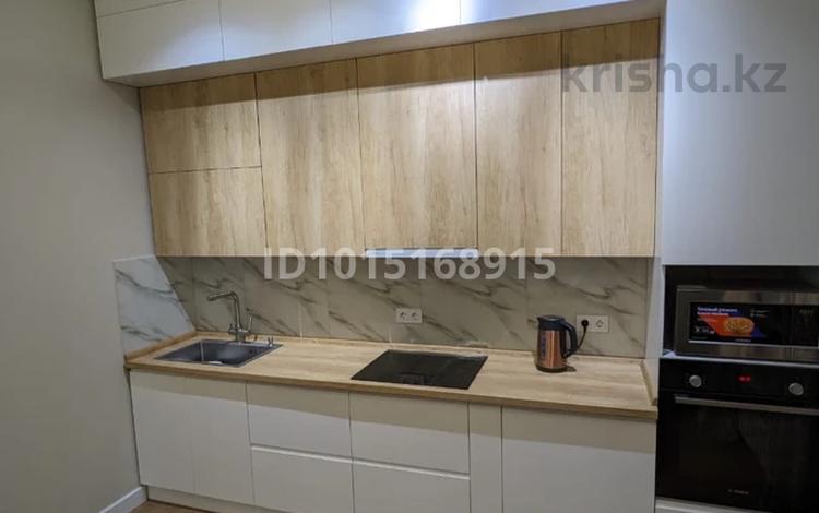 2-комнатная квартира · 60 м² · 9/9 этаж, проспект Мангилик Ел участок 41 за 400 000 ₸ в Астане, Есильский р-н — фото 2