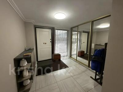 Отдельный дом · 4 комнаты · 140 м² · 5 сот., Байтасова 20 — Гостиница Казахстан за 700 000 ₸ в Алматы, Медеуский р-н