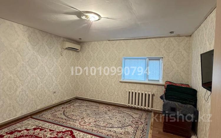 Часть дома · 2 комнаты · 48 м² · 8.5 сот., мкр Жулдыз-2, Курманбека Жандарбекова 42 за 12 млн ₸ в Атырау — фото 2