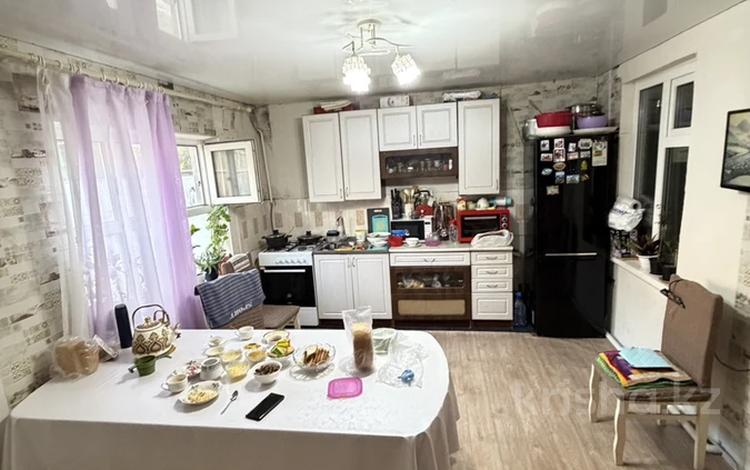 Отдельный дом · 3 комнаты · 80 м² · 6 сот., Чагана набережная 1 за 12.5 млн ₸ в Уральске — фото 2