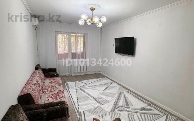 2-бөлмелі пәтер · 50 м² · 2/5 қабат, мкр Аксай-3Б 8 — Кар сити, бағасы: 250 000 ₸ в Алматы, Ауэзовский р-н — фото 2