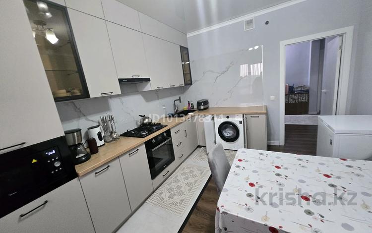 2-бөлмелі пәтер · 70 м² · 8/9 қабат, мкр Калкаман-2 24, бағасы: 350 000 ₸ в Алматы, Наурызбайский р-н — фото 2