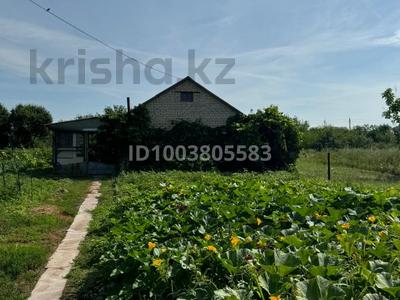 Дача · 3 комнаты · 36 м² · 10 сот., мкр 4, С/о "Новь", пос. Жайык 14 — Школы за 7.5 млн 〒 в Уральске