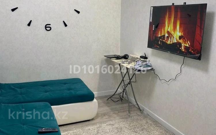 2-комнатная квартира · 44 м² · 6/110 этаж, мкр Юго-Восток, Просп. Республики 40 за 250 000 ₸ в Караганде, Казыбек би р-н — фото 2