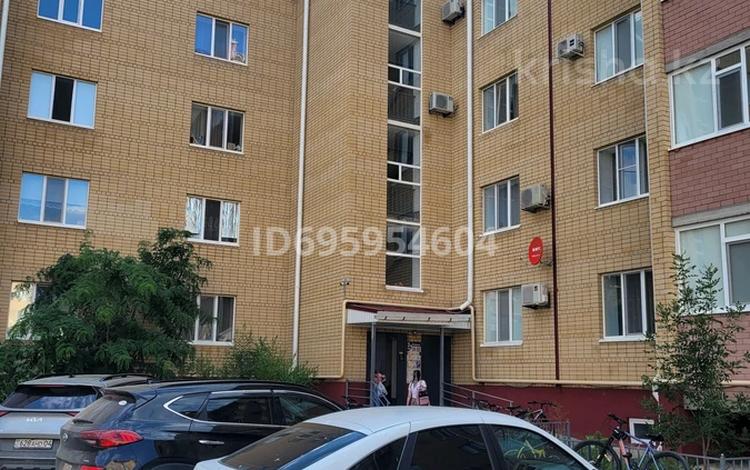 2-комнатная квартира · 103 м² · 4/5 этаж, мкр. Алтын орда 48в — Анага тагзым школа сымбат за 230 000 〒 в Актобе — фото 2
