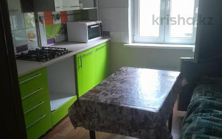 3-комнатная квартира · 70 м² · 2/5 этаж, Геологов 8 — Камаз центр за 200 000 ₸ в Алматы, Жетысуский р-н — фото 2