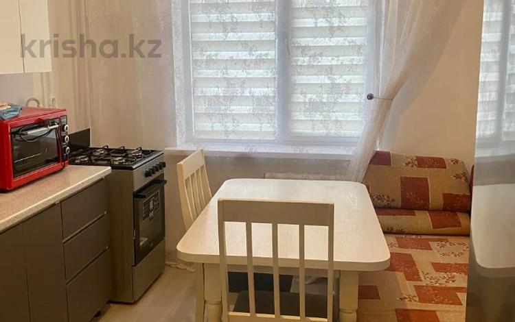 1-комнатная квартира · 37 м² · 1/9 этаж, мкр Аксай-5 за 26 млн ₸ в Алматы, Ауэзовский р-н — фото 4